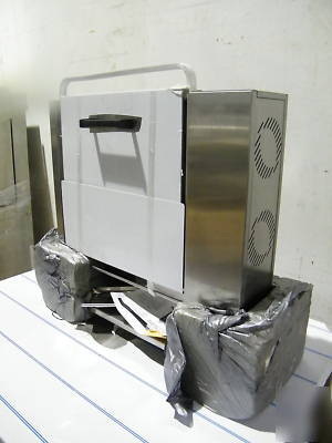 New still in box prince castle vertical bun toaster 