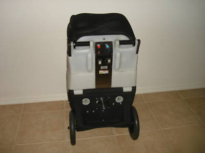 Carpet extractor cleaner/cleaning/portable machine