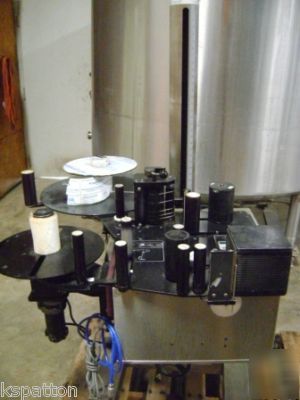 Label aire 2111CD pressure sensitive labeler with stand