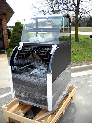 Structural concepts refrigerated dual zone merchandiser