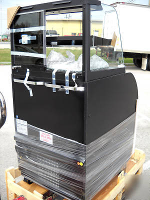 Structural concepts refrigerated dual zone merchandiser