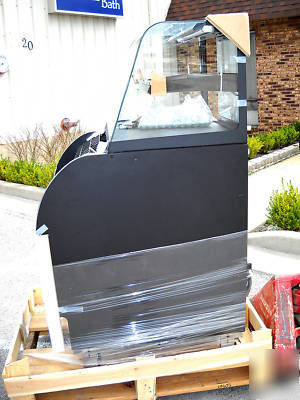 Structural concepts refrigerated dual zone merchandiser