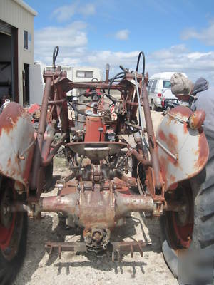 Ford 600 tractor with loader - runs - good tires