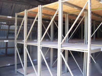Large lot warehouse pallet racking beams gorilla racks