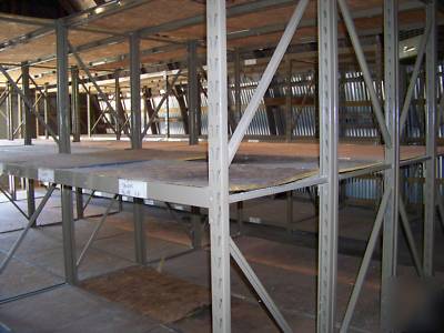 Large lot warehouse pallet racking beams gorilla racks
