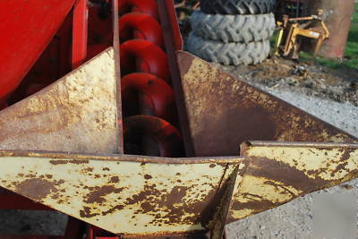 Gehl feed corn grinder mixer cattle hogs hardly used