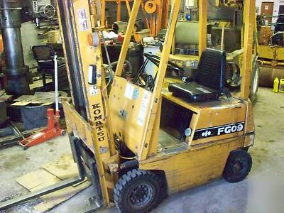 Neat little komatsu forklift pnuematic tires