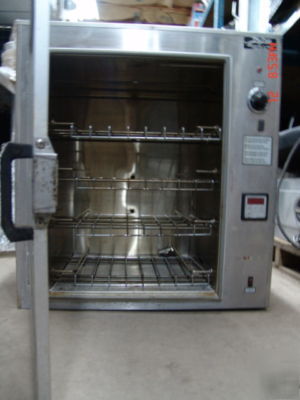 Deluxe convect-a-ray-oven