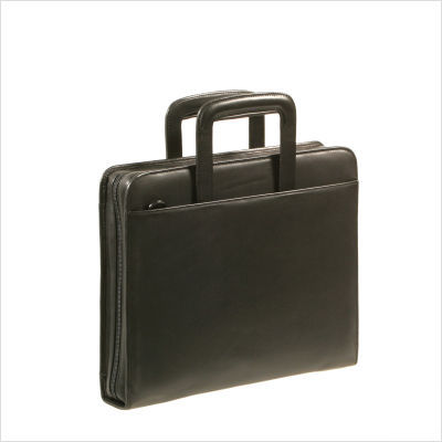 Three ring binder with retractable handle in black
