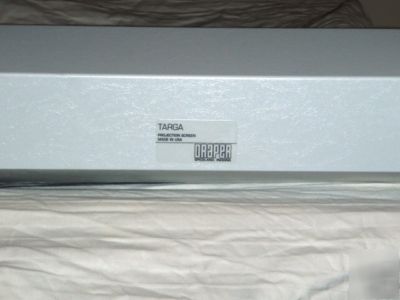 Draper targa motorized projection screen (7')