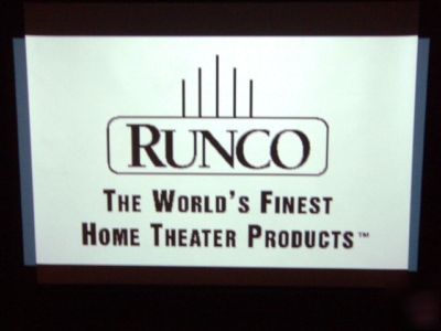 Draper targa motorized projection screen (7')