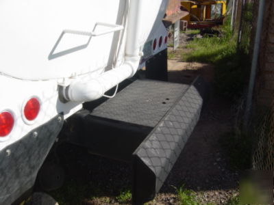 4000 gallon water truck berkeley pump cat powered gd