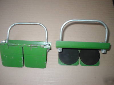 John deere 2510, 3020, 4020 hyd. outlet cover (1)