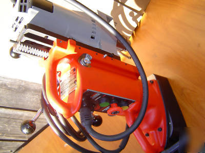 Milwaukee 4206-1 adjustable electromagnetic drill press