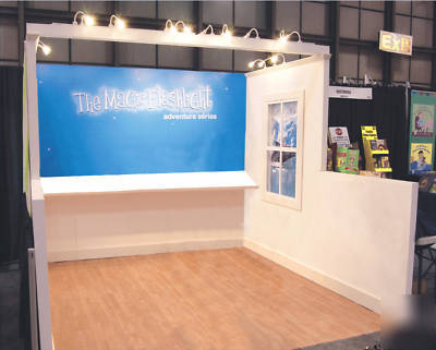 10 x 10 exhibit booth 