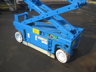 2002 genie GS1930 scissor lift ,25' work height.,hd 24V