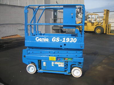 2002 genie GS1930 scissor lift ,25' work height.,hd 24V