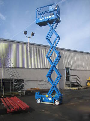 2002 genie GS1930 scissor lift ,25' work height.,hd 24V