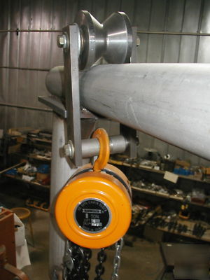 Extra heavy duty tooling cabinet w/ jib crane