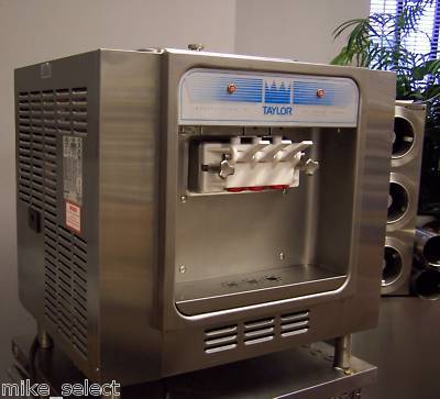 Taylor 162 yogurt & soft serve ice cream machine