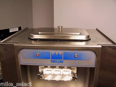 Taylor 162 yogurt & soft serve ice cream machine