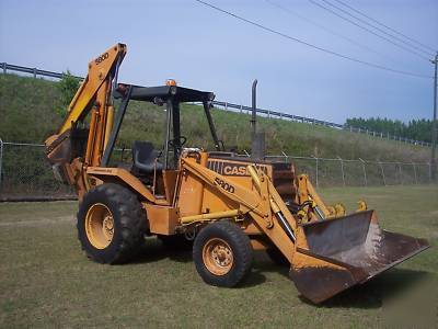 {no } case 580D backhoe~~runs & works very good~