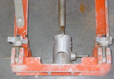 Plexco phillips iroquois pipe vise holder welding clamp