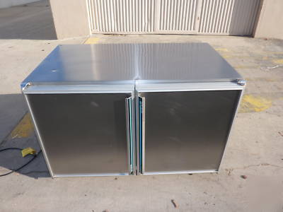 Silver king SKR48 under counter refrigerator,used,xlnt 