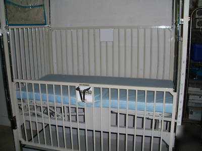 Hard hospital grade crib infant bed homecare baby-youth