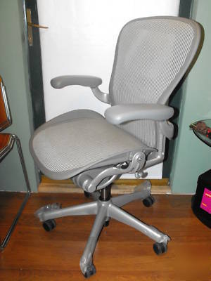 Herman miller aeron size c (large) titanium