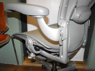 Herman miller aeron size c (large) titanium