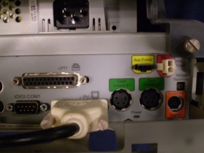 Micros 400495-100 touchscreen terminal w/integrated msr