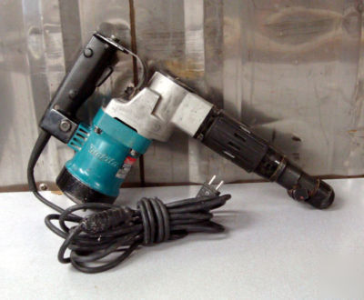 Makita HM0810B 11 pound demolition chiseling hammer 