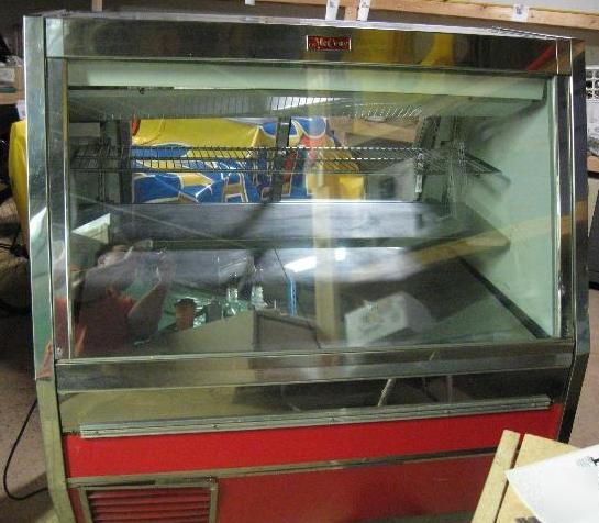 Mccray 4' enclosed refrigerated meat deli display case
