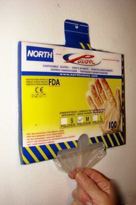 New 1 - case 10,000 disposable plastic gloves - medium
