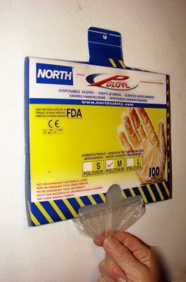 New 1 - case 10,000 disposable plastic gloves - medium