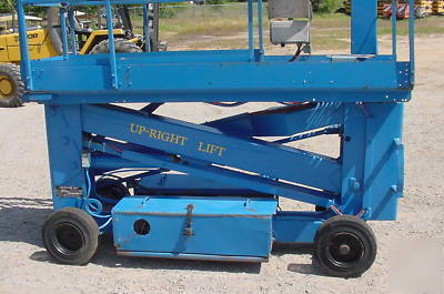 Up-right electric scissor lift 20' manlift 36