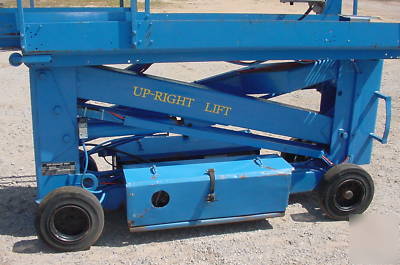 Up-right electric scissor lift 20' manlift 36