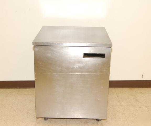 Delfield 1-door undercounter refrigerator, 27