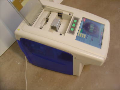 Nidek intelligent blocker with built-in tracer 