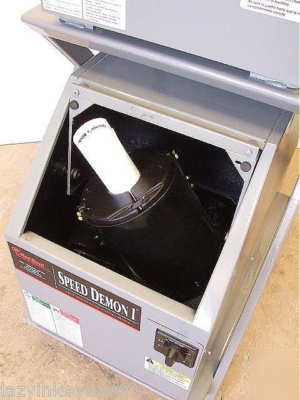 Pair of red devil 1015 sq speed demon paint shakers