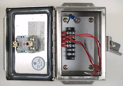 Idec avld e-stop switch in hoffmann stainless box