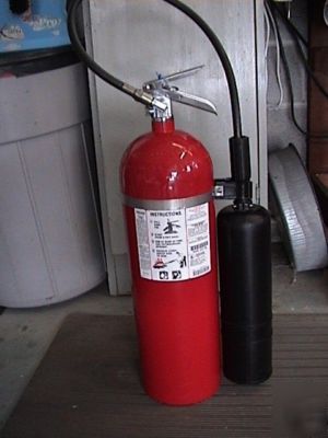 CO2 fire extinguisher carbon dioxide 15 lbs badger
