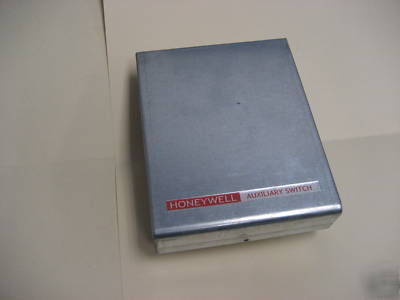 Honeywell Q607A1076 auxiliary switch, 1 spdt switch