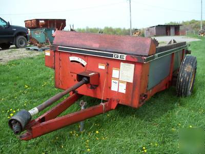 Gehl 175 manure spreader ; works good