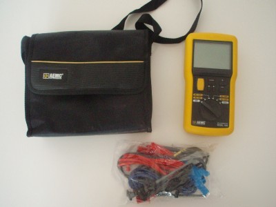 Aemc 1035 digital megometer meter 500 volts fluke