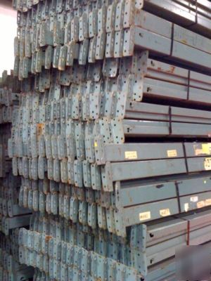 Large lot pallet racking 42