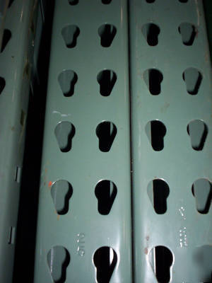 Large lot pallet racking 42