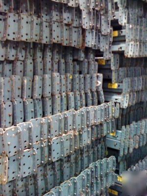 Large lot pallet racking 42
