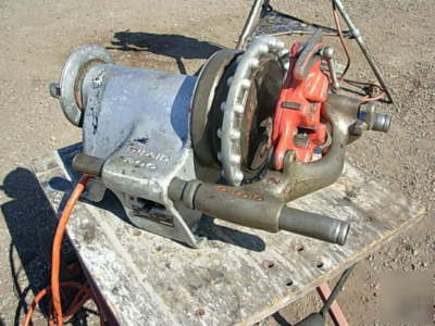 Ridgid 300 pipe threader works great with carriage